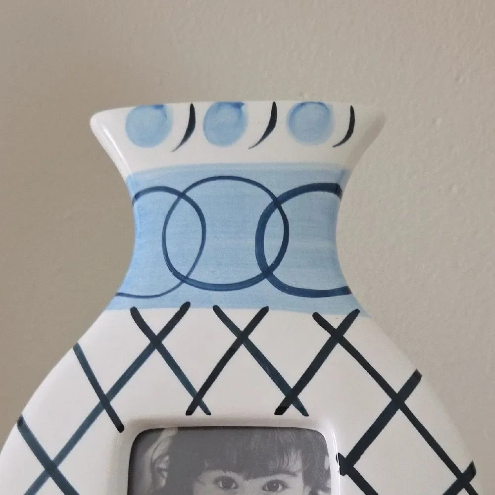 Terragrfics Ceramic Photo Frame In The Shape Of A Vase
